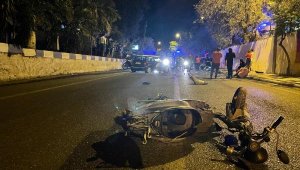 Otomobil ile motosiklet çarpıştı: 1 ölü, 3 yaralı