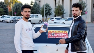 Otomobilini son model telefonla takas etti