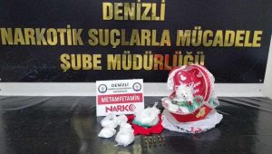 Oyuncak köpeğin içinden uyuşturucu çıktı