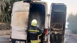 Panelvan araçta yangın paniği