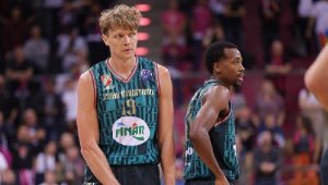 Pınar Karşıyaka ilki yaşadı