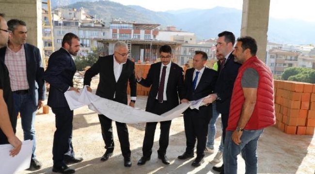 Şehzadeler Belediye Başkanı Çelik, proje inşaatlarını inceledi