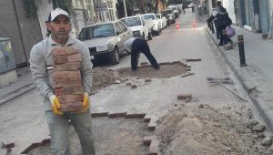 Şehzadeler'de yol onarım çalışmaları devam ediyor