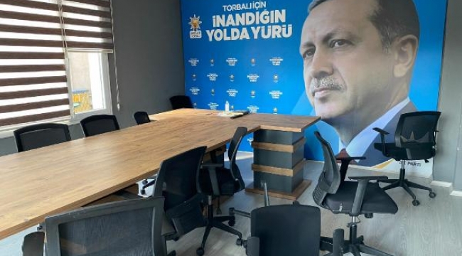 Torbalı'da AK Parti irtibat bürosuna sopalı saldırı