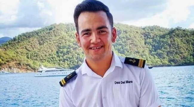 Tur teknesi çalışanı, motosiklet ile kaza yaptı, öldü