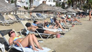 Turistler, Bodrum'da 'sarı yaz'ın tadını çıkardı