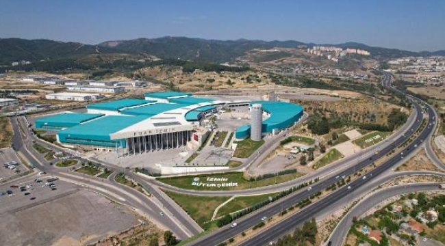 Ünlü isimler imzaya geliyor... İzmir Kitap Fuarı yarın başlıyor!