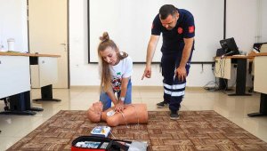 Uşaklı kadınlara ilk yardım eğitimi