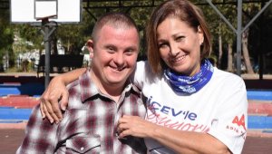 Vakıf başkanı, özel öğrencilere iyilik için büyük maratonda koşacak