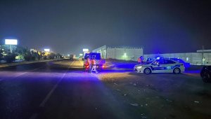 Yolun karşısına geçerken otomobilin çarpmasıyla ağır yaralandı