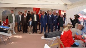 13 okulda kampanya! Salihli'de bir günde 2 bin 158 ünite kan bağışı