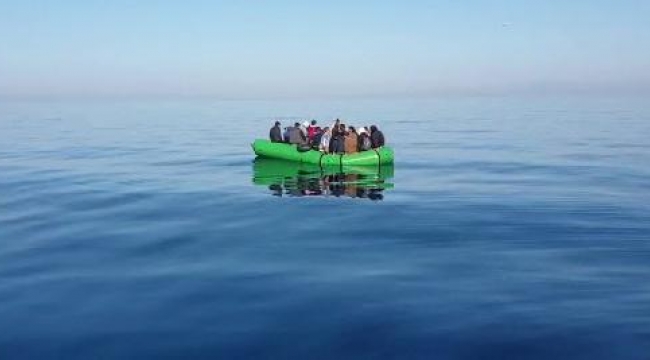 34 kaçak göçmeni, balıkçı kardeşler kurtardı