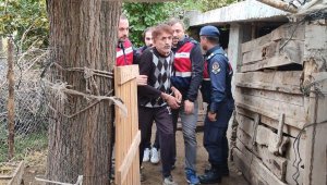 400 bin lira dolandırdı, saklandığı ahırda yakalandı