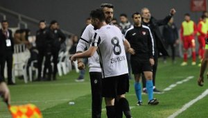 Altay gözünü yukarılara çevirdi
