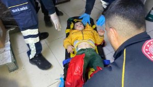 Asansöre ayağı sıkışan Eymen'i itfaiye kurtardı