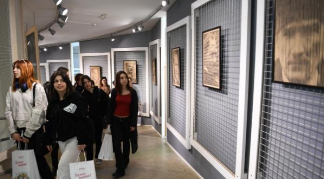 'Atatürk Portreleri Sergisi' Uğur Mumcu Merkezi'nde açıldı