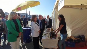 Ayvalık zeytinyağının ününü ve turizm sektörün yansıtılması panelde konuşuldu