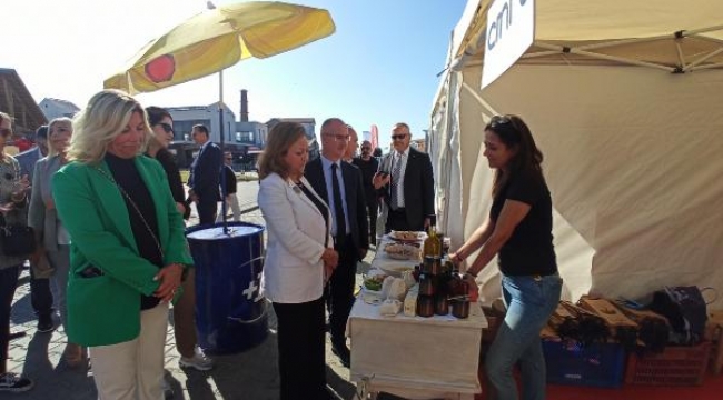 Ayvalık zeytinyağının ününü ve turizm sektörün yansıtılması panelde konuşuldu