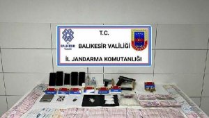 Ayvalık'ta uyuşturucu operasyonu: 5 gözaltı