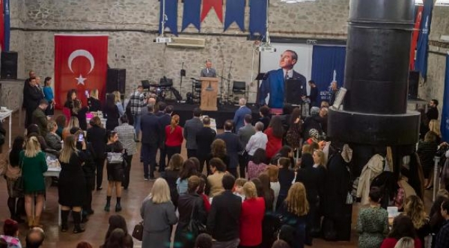 Başkan Soyer öğretmenlerle buluştu: Eğitimde örnek olmalıyız