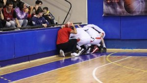 Basketbol maçında deprem tatbikatı