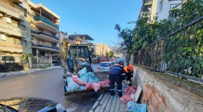 Bayraklı'da 3 yılda 378 bin ton evsel atık, 40 ton moloz toplandı