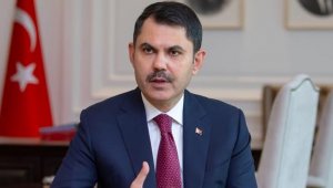 Bir cami minaresinde hasar, iki yaralı