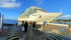 Bodrum'a sezonun son yolcu gemisi geldi