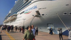 Bodrum'a yolcu gemisi 2 bin 532 yolcu getirdi