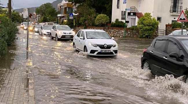 Bodrum'da eğitime 'sağanak' engeli