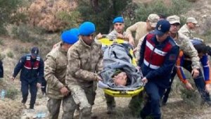 Dağda kayboldu, dere kenarında baygın buldu
