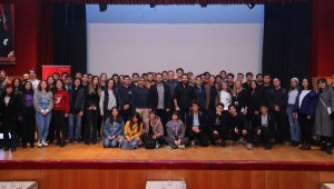 DEÜ, NASA'daki Türk astrofizikçiyi öğrencilerle buluşturdu