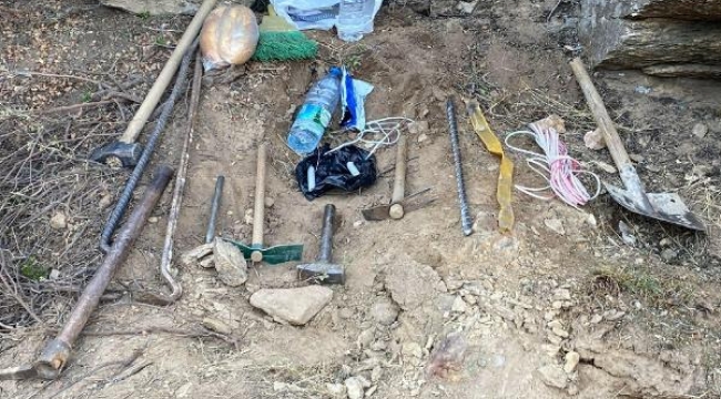 Dinamitle tarihi eser arayan 4 şüpheliye suçüstü