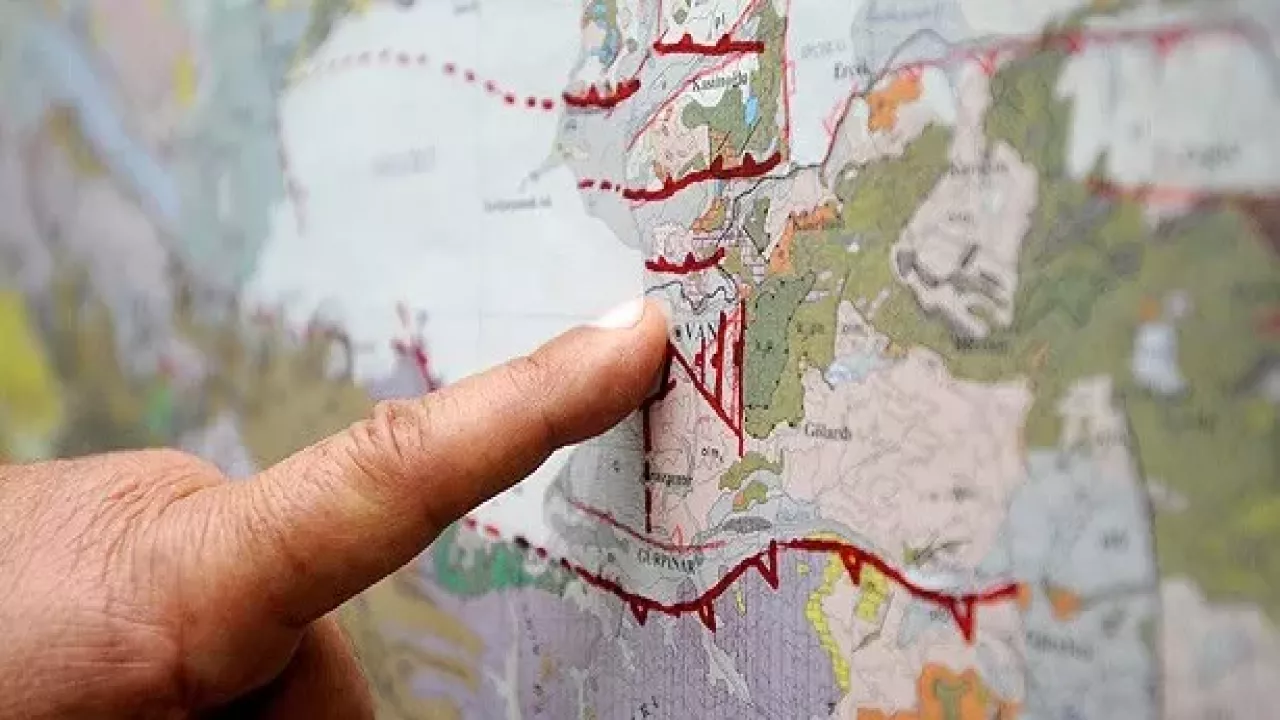 Ege'de 6 büyükşehirin içinden aktif fay geçiyor