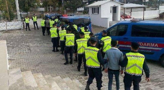 Fethiye'de 10 göçmen kaçakçısı tutuklandı