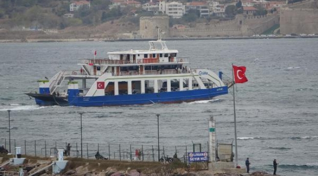 Gökçeada ve Bozcaada feribot seferlerine 'olumsuz hava' engeli