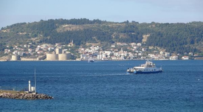 Gökçeada ve Bozcaada feribot seferlerine 'olumsuz hava' engeli