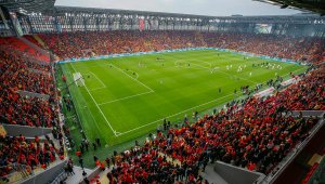 Göztepe'de Gürsel Aksel Stadı için tur!