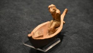 Helenistik dönemden 2 pişmiş toprak heykelcik, ilk kez sergide