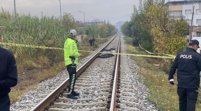 Hemzemin geçitte tren çarpan öğretmen öldü