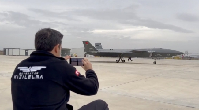 İnsansız savaş uçağı Kızılelma'nın test sürüşü