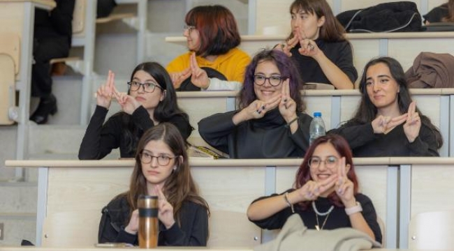 İşaret dilini öğrendiler