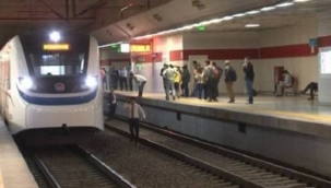 İZBAN'da intihar girişimi! Raylara atladı