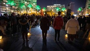 İzmir, Ata'ya saygı nöbeti tuttu