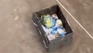 İzmir'de belediyeye yüzen çöp konteynerli su baskını tepkisi