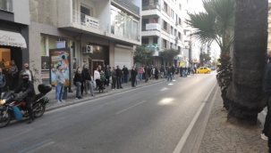 İzmir'de trafik durdu, herkes oraya baktı