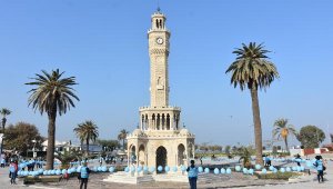 İzmir Saat Kulesi'ne 'Mavi Halka'