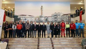 İzmir'de deprem çalıştayı yapıldı: Eğitime dayalı dönüşüm şart