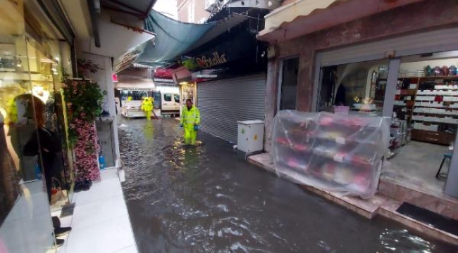 İzmir'de her sağanakta aynı manzara