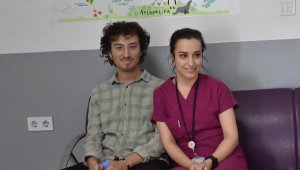 Kardeşine refakatçi olduğu hastanede hemşire oldu